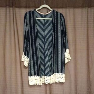 EUC 🏖️👙Boho Navy Blue Cream Sheer Tunic Open Kimono cover up Crochet detail